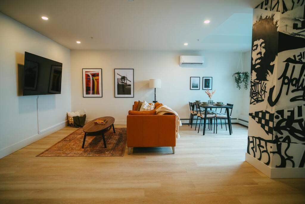 Апартаменти Chic Cozy Retreat - 2Br - Stunning North End Views Галіфакс Екстер'єр фото